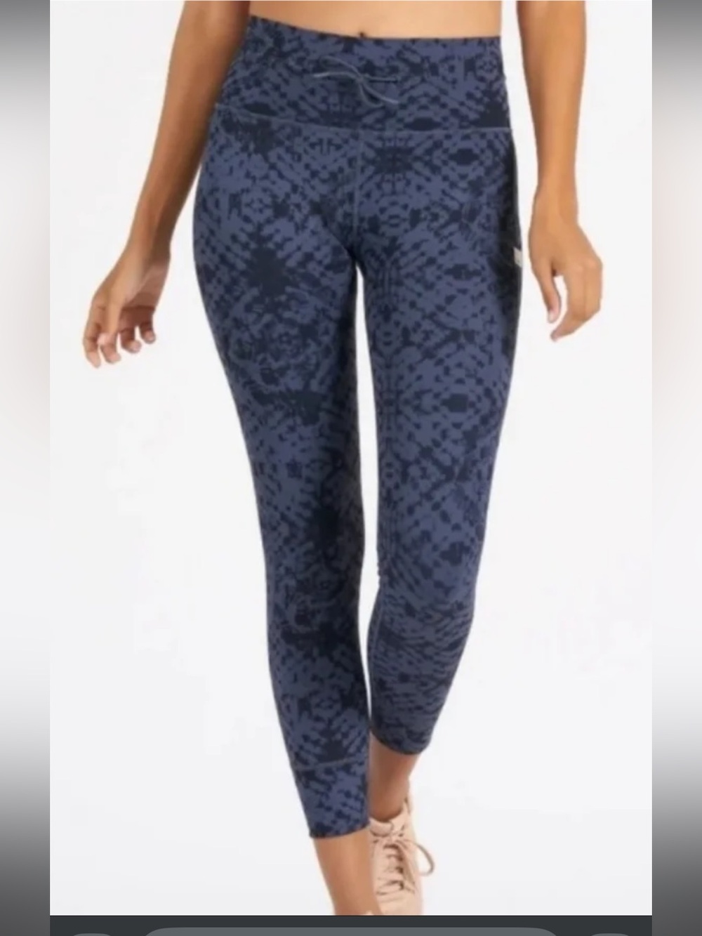 Vuori Daily Ocean Shibori Print High-Waist Capri Leggings - Navy Black